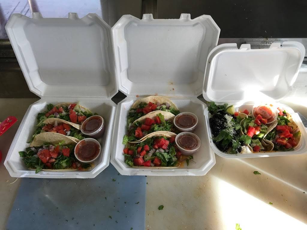 Odd Todds | restaurant | 25352 NE 134th Pl, Salt Springs, FL 32134, USA | 4064613459 OR +1 406-461-3459