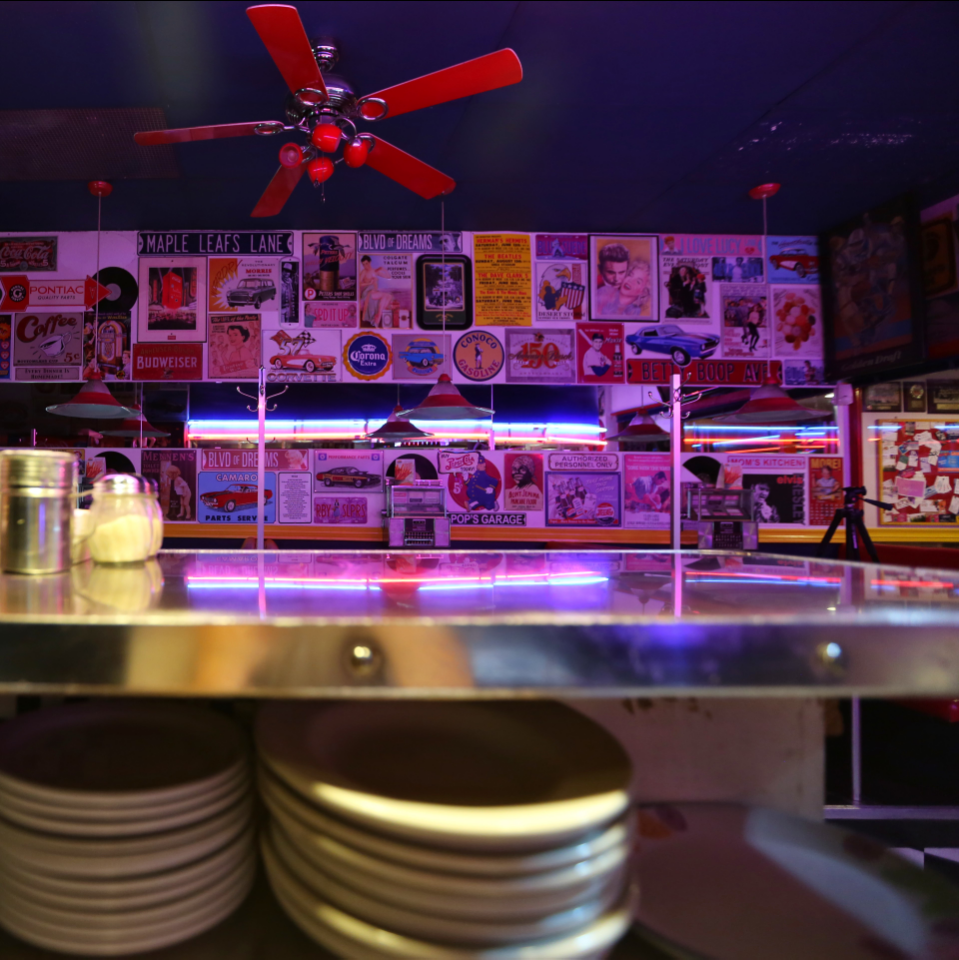 Wimpys Diner | restaurant | 8123 Yonge St, Thornhill, ON L3T 2C6, Canada | 9058896799 OR +1 905-889-6799