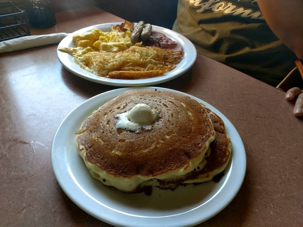 Dennys | restaurant | 8022 Vineland Ave, Sun Valley, CA 91352, USA | 8182525839 OR +1 818-252-5839