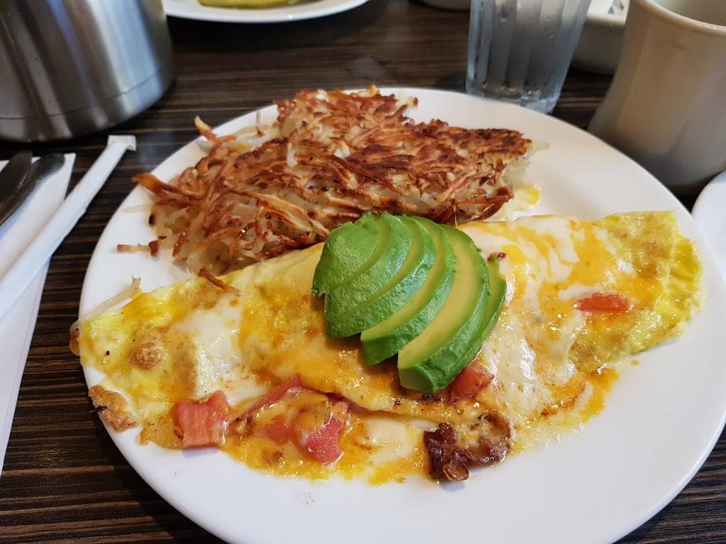 Hofs Hut Restaurant & Bakery | bakery | 2147 N Bellflower Blvd, Long Beach, CA 90815, USA | 5625975811 OR +1 562-597-5811