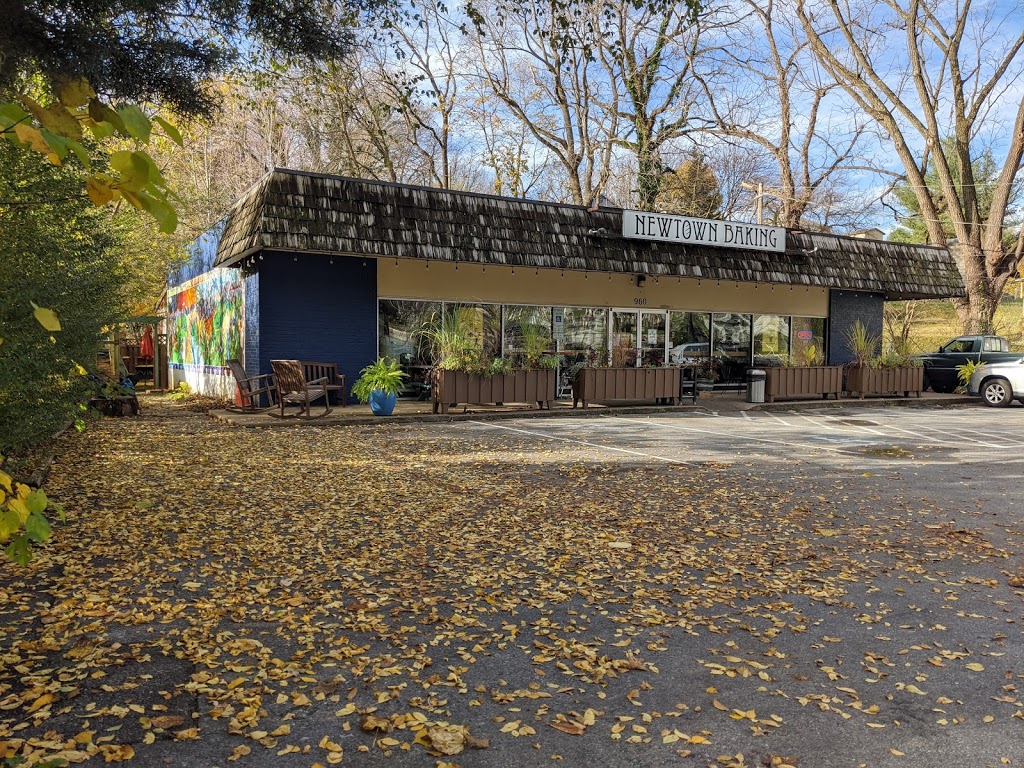 Newtown Baking & Kitchen | bakery | 960 W Beverley St, Staunton, VA 24401, USA | 5408853799 OR +1 540-885-3799