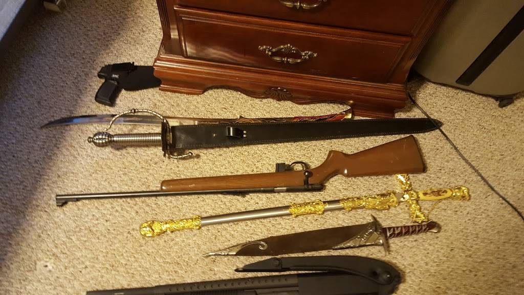 Ronnies | restaurant | 1 W Barney St, Baltimore, MD 21230, USA | 4105397015 OR +1 410-539-7015