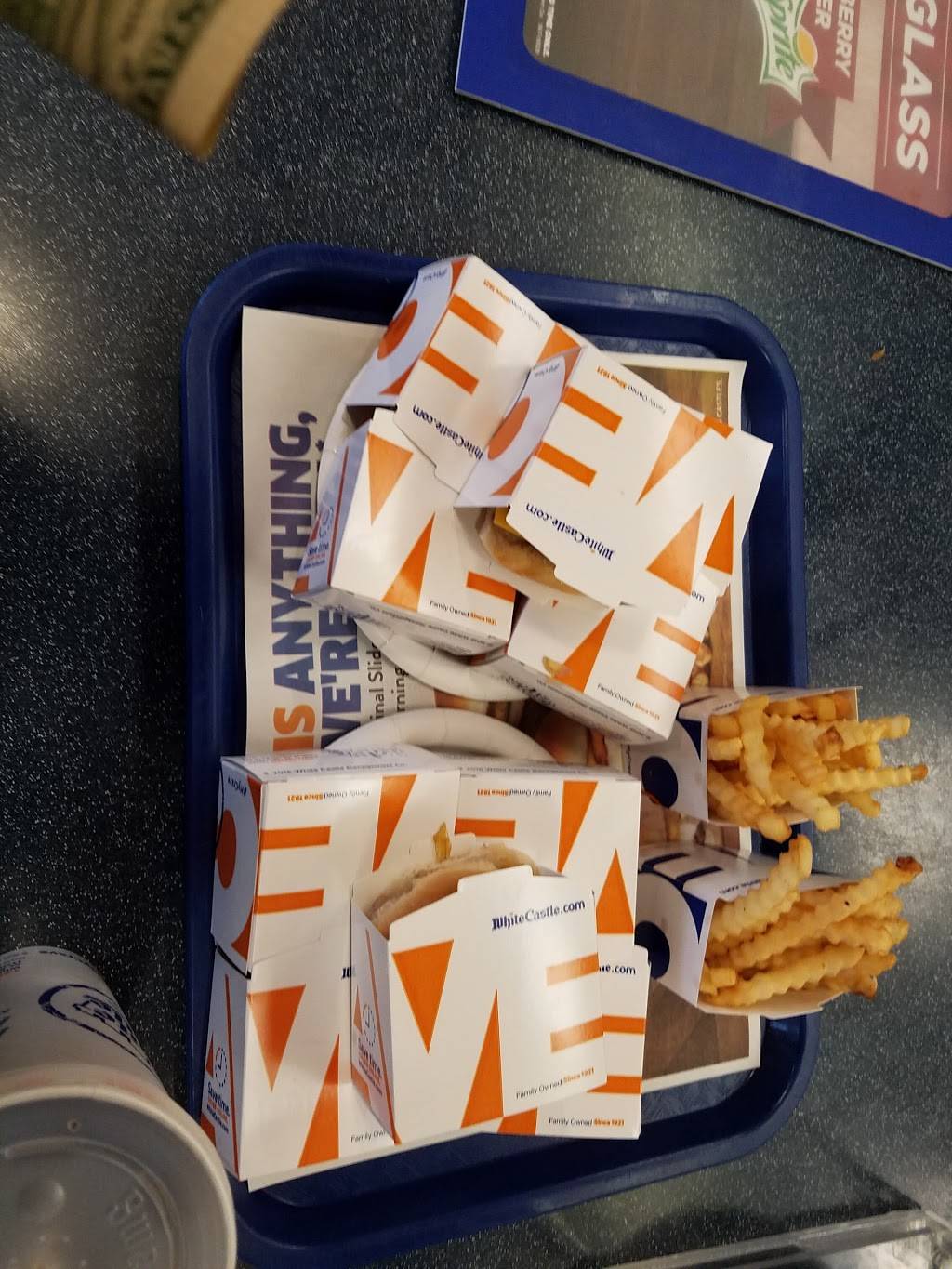White Castle | restaurant | 3832 E Grand River Ave, Howell, MI 48843, USA | 5175525284 OR +1 517-552-5284