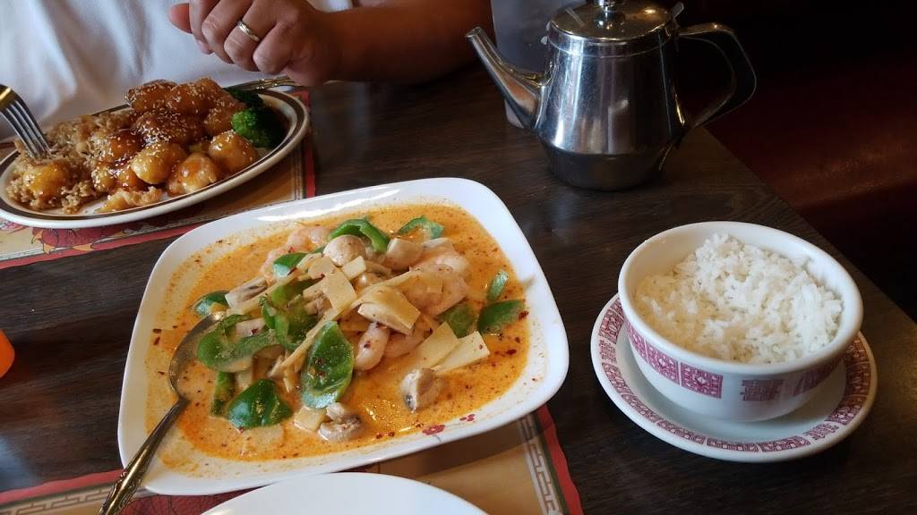 Kim Toa Restaurant | restaurant | 11932 E 10 Mile Rd, Warren, MI 48089, USA | 5867542850 OR +1 586-754-2850