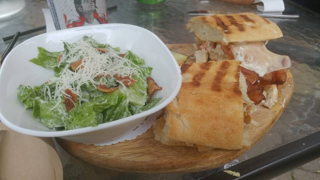 Café Whim | restaurant | 7 Russell St W, Smiths Falls, ON K7A 1N8, Canada | 6132833008 OR +1 613-283-3008