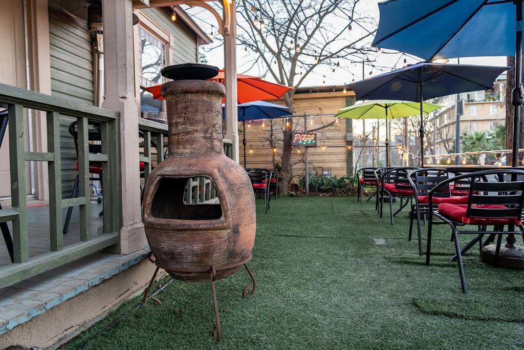 Pizzeria Vesuvio | restaurant | 1110 S Alamo St, San Antonio, TX 78210, USA | 2102457478 OR +1 210-245-7478