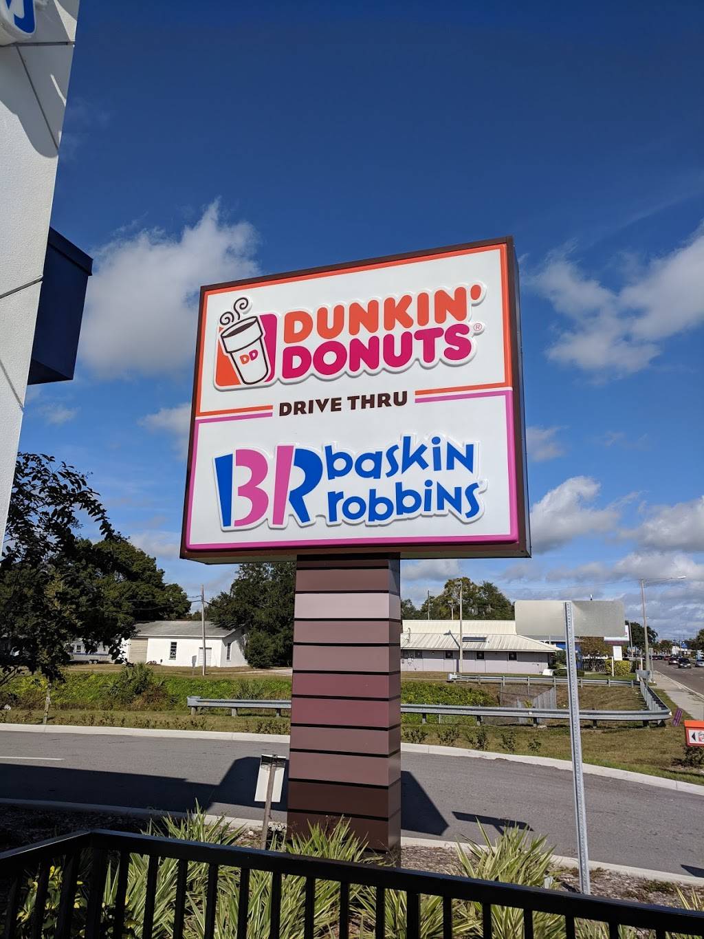 Dunkin Donuts | cafe | 3934 49th St N, St. Petersburg, FL 33709, USA | 7274829689 OR +1 727-482-9689