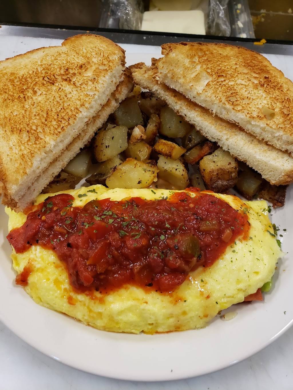 Annettes Country Skillet Diner | cafe | 12 Lakes Plaza Drive, Naples, ME 04055, USA | 2076939644 OR +1 207-693-9644