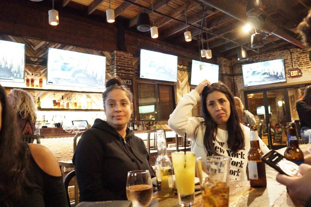 Red Rock Tap + Grill | restaurant | 14 Wharf Ave, Red Bank, NJ 07701, USA | 7327472999 OR +1 732-747-2999