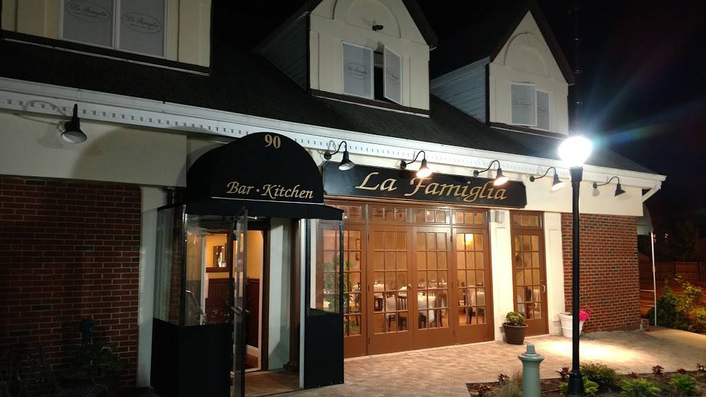 La Famiglia | restaurant | 90 W Main St, Babylon, NY 11702, USA | 6316610101 OR +1 631-661-0101