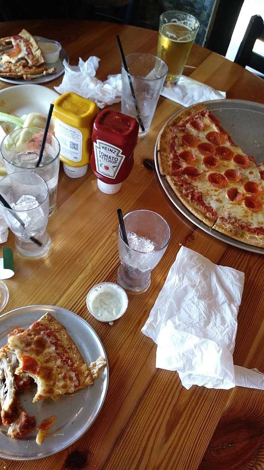 Yak-Zies Wrigleyville | restaurant | 3710 N Clark St, Chicago, IL 60613, USA | 7735259200 OR +1 773-525-9200