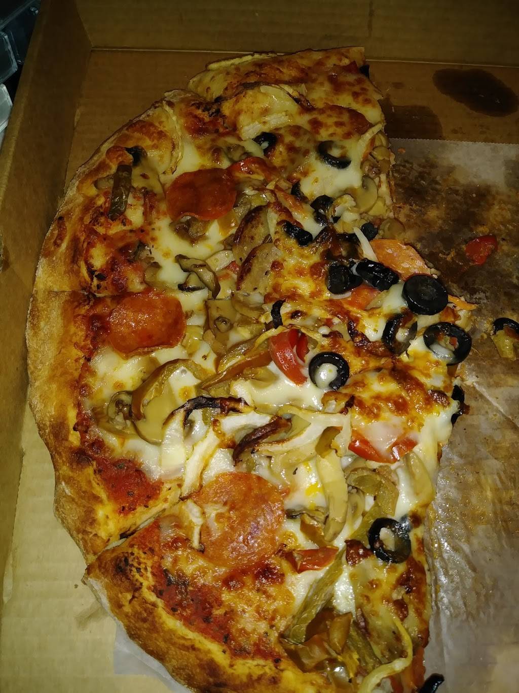 Luigis Pizza & Italian Restaurant | restaurant | 205 N Center St, Pierson, FL 32180, USA | 3867490970 OR +1 386-749-0970