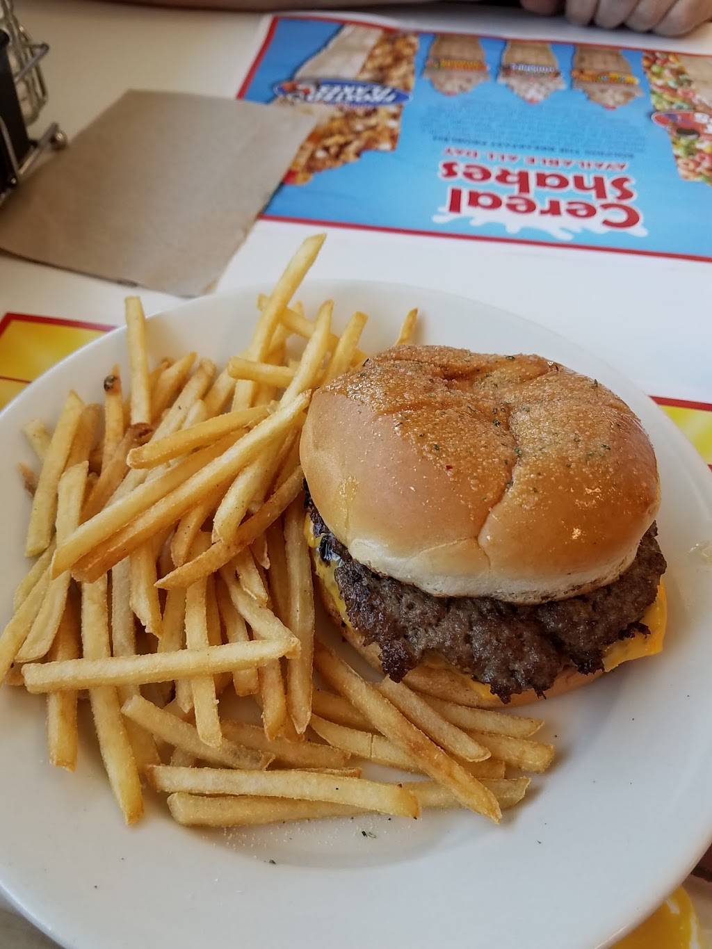 Steak n Shake | restaurant | 201 S Larkin Ave, Joliet, IL 60436, USA | 8157259401 OR +1 815-725-9401