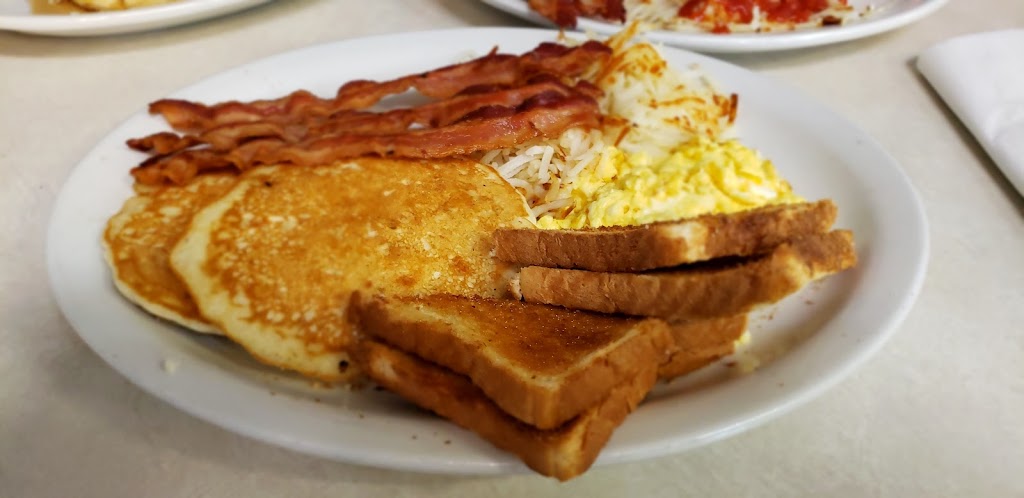 Pizzos Restaurant | restaurant | 2318 N 16th St, Parsons, KS 67357, USA | 6204231559 OR +1 620-423-1559