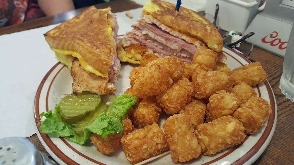 BlondZees Guest House Restaurant & Lounge | night club | 4850 Portland Rd NE, Salem, OR 97305, USA | 5033904689 OR +1 503-390-4689