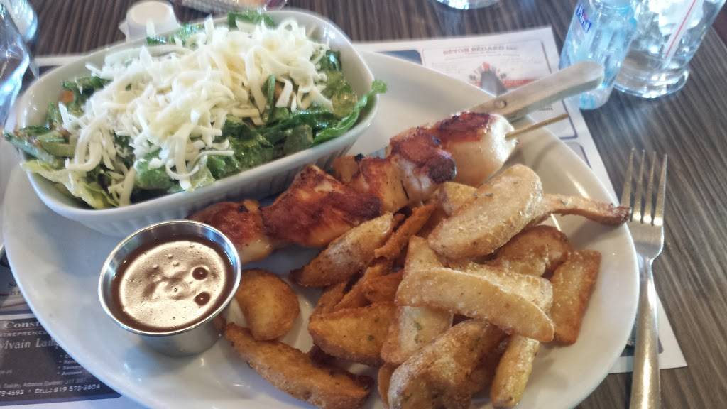 Restaurant Pizza Plus Enr | restaurant | 20 QC-116, Danville, QC J0A 1A0, Canada | 8198393244 OR +1 819-839-3244