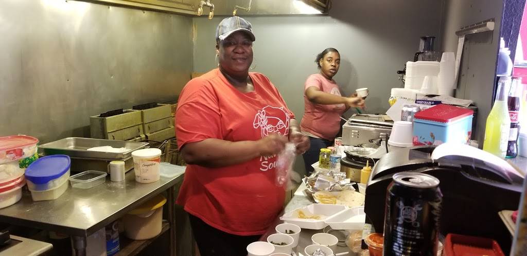 Nannys Soul Food | restaurant | 2410 SE 6th Ave, Topeka, KS 66607, USA | 7852333322 OR +1 785-233-3322