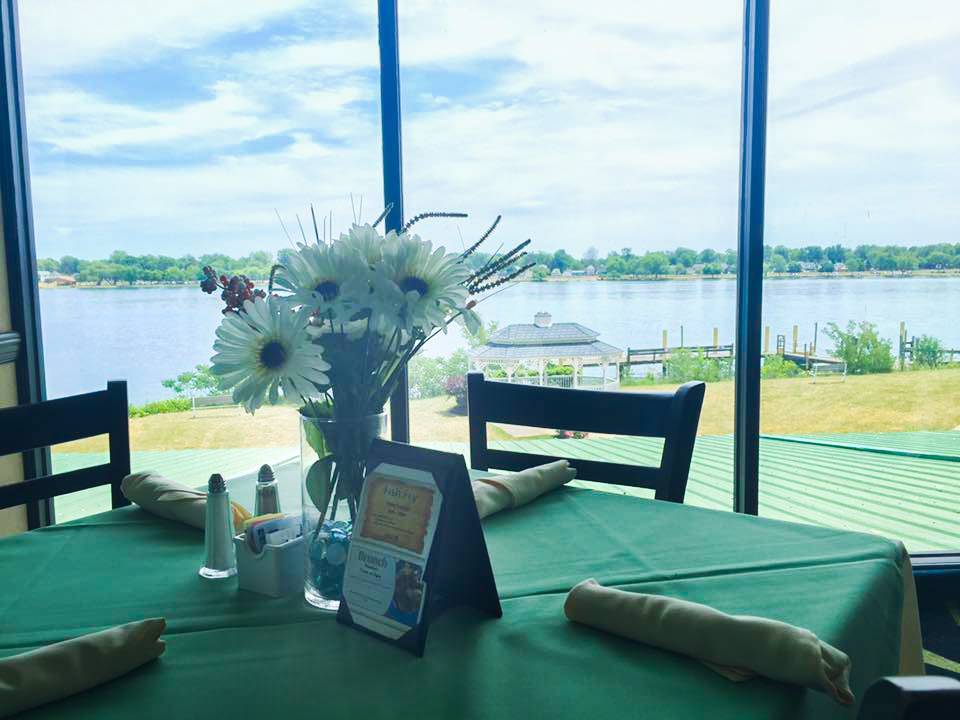 Currents Restaurant | restaurant | 100 Whitehaven Rd, Grand Island, NY 14072, USA | 7167730723 OR +1 716-773-0723