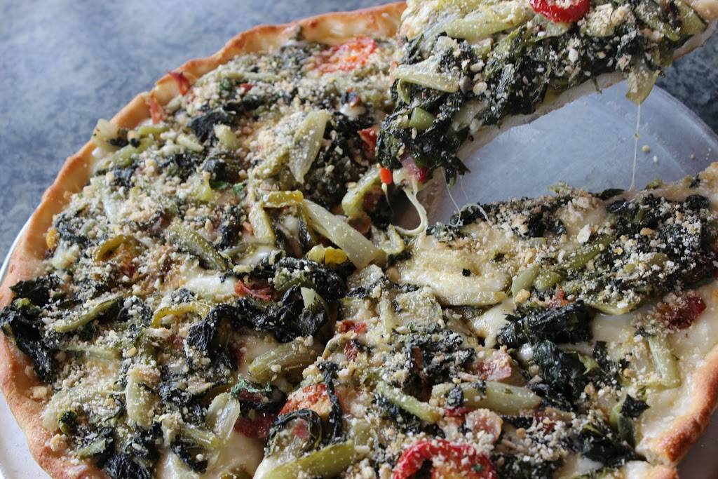 Avicollis Restaurant | restaurant | 7839 Oswego Rd, Liverpool, NY 13090, USA | 3156225100 OR +1 315-622-5100