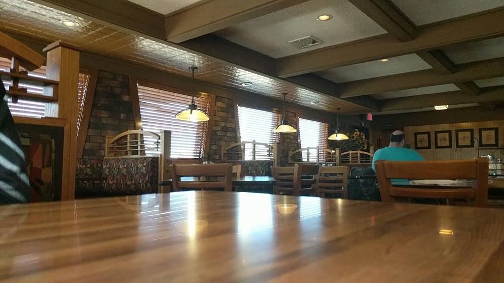 Pizza Hut | restaurant | 550 8th Ave, Monroe, WI 53566, USA | 6083253001 OR +1 608-325-3001