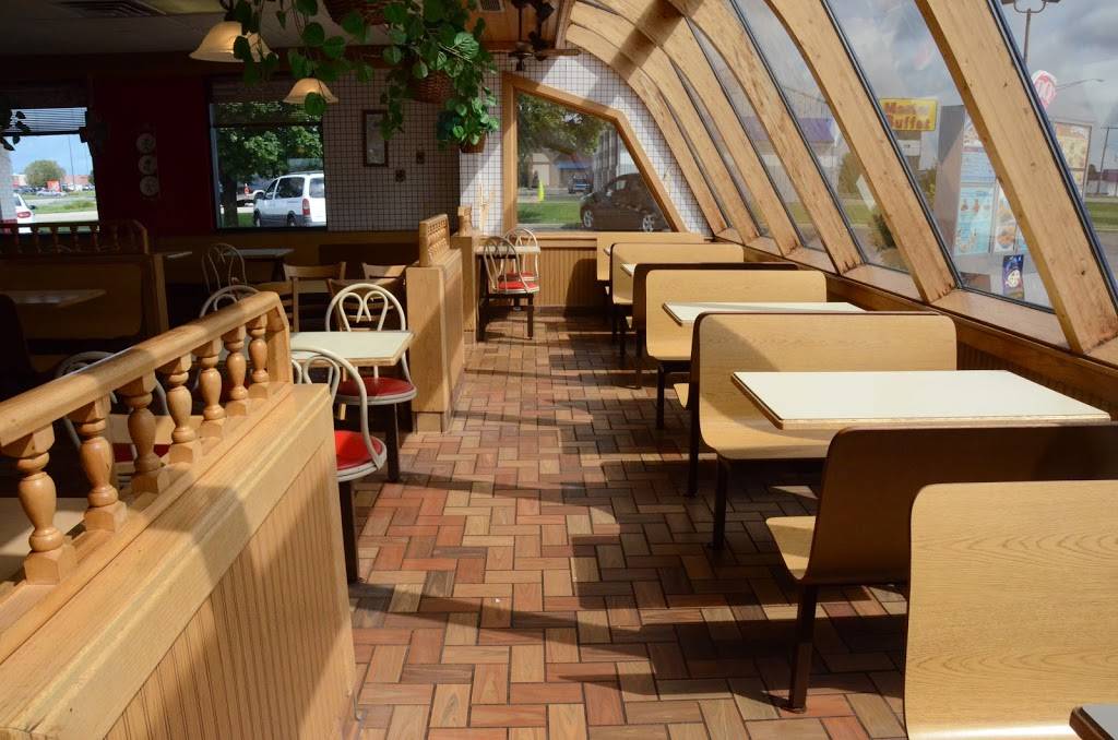 Dairy Queen Grill & Chill | bakery | 1501 38th St, Peru, IL 61354, USA | 8152243341 OR +1 815-224-3341