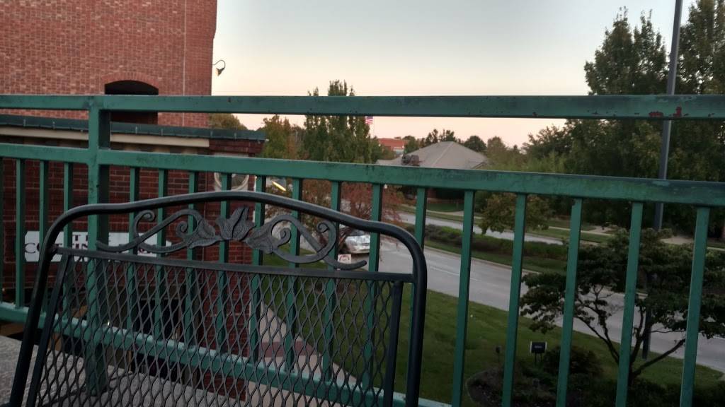 Garbos Pizzeria | restaurant | 2101 W Chesterfield St, Springfield, MO 65807, USA | 4178839010 OR +1 417-883-9010