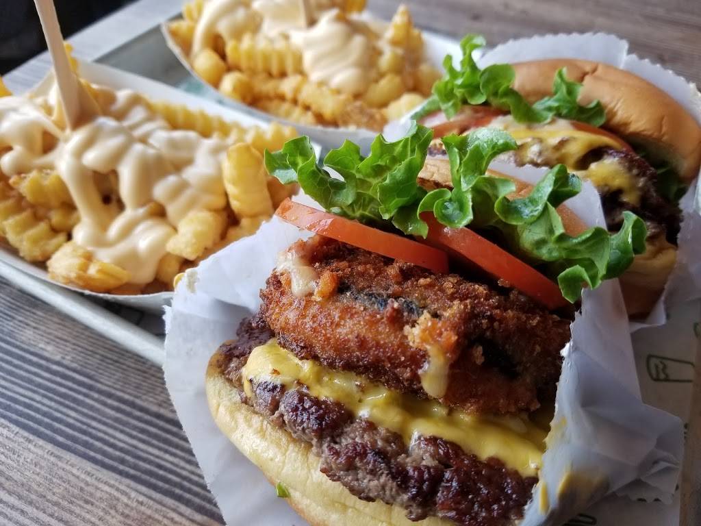 Shake Shack | restaurant | 71-26 Austin St, Forest Hills, NY 11375, USA | 7189283234 OR +1 718-928-3234