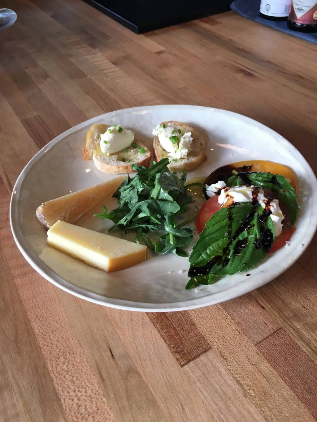 Coltiva Pizzeria | restaurant | 350 1st Ave W, Seattle, WA 98119, USA | 2064925885 OR +1 206-492-5885