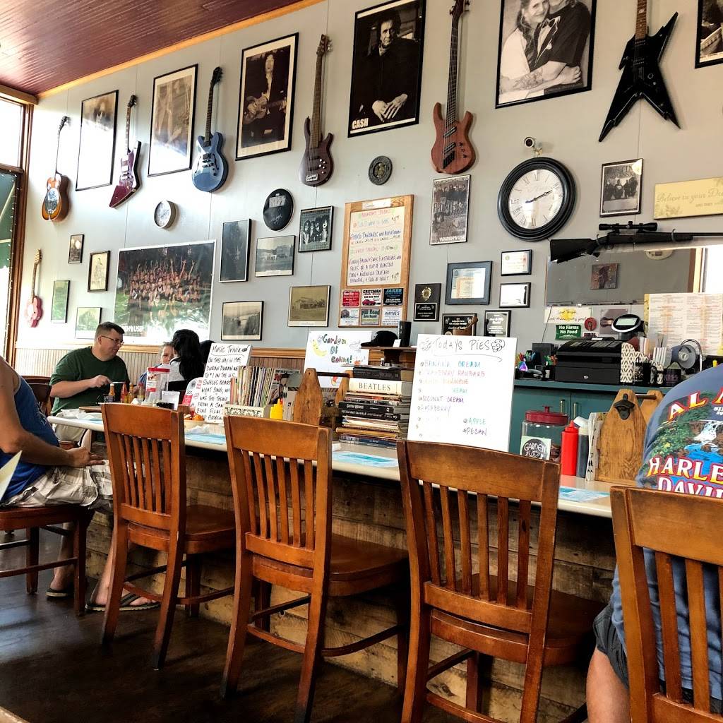 Garden of Eatin | restaurant | 19847 E Gale Ave, Galesville, WI 54630, USA | 6085824366 OR +1 608-582-4366