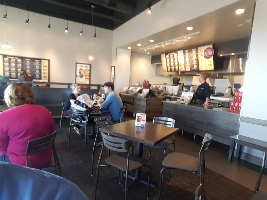 Noodles and Company | restaurant | 2975 S Market St, Gilbert, AZ 85295, USA | 4809630255 OR +1 480-963-0255