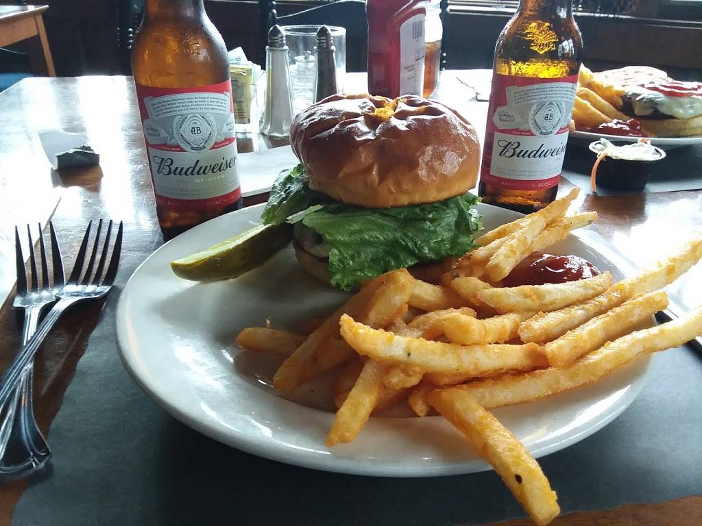 Charlton Tavern | restaurant | 745 Charlton Rd, Ballston Lake, NY 12019, USA | 5183999951 OR +1 518-399-9951