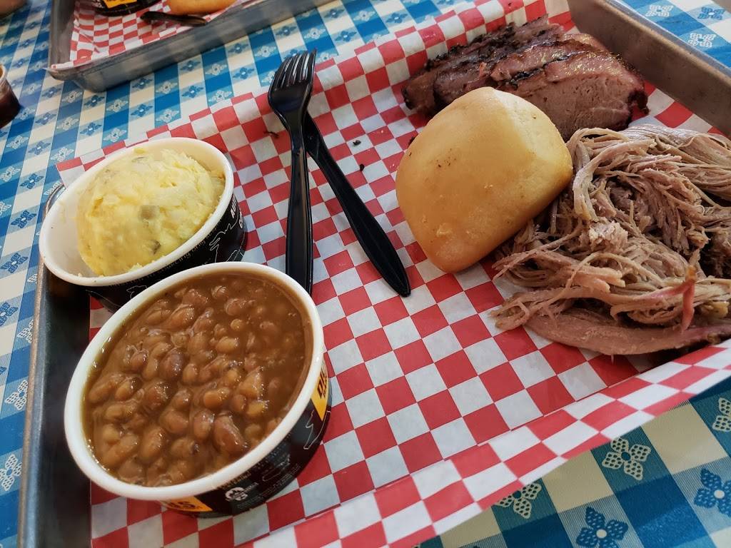 Dickeys Barbecue Pit | restaurant | 13403 Telegraph Rd, Whittier, CA 90605, USA | 5628464332 OR +1 562-846-4332