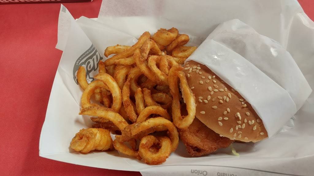 Hardees | restaurant | 2820 Main St, Elwood, IN 46036, USA | 7655522345 OR +1 765-552-2345