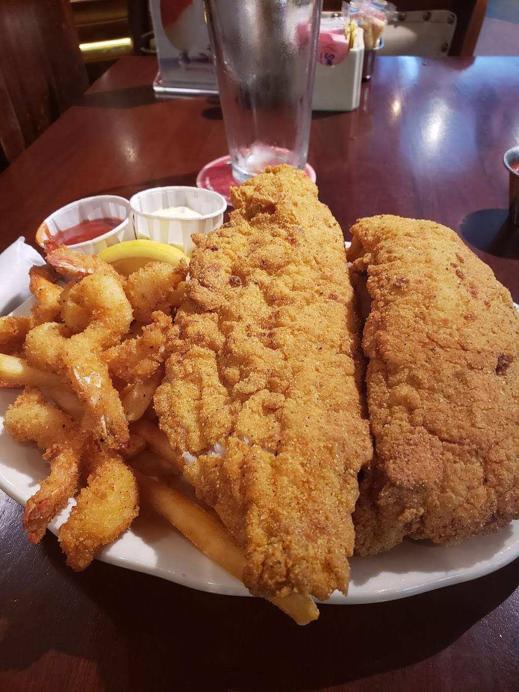 Pappadeaux Seafood Kitchen | restaurant | 3950 S Terminal Rd #33, Houston, TX 77032, USA | 2818217684 OR +1 281-821-7684