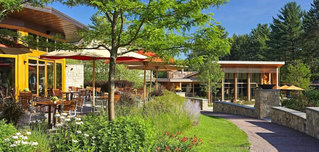 Flannel Restaurant | restaurant | 4000 Mountain Rd, Stowe, VT 05672, USA | 8022536445 OR +1 802-253-6445