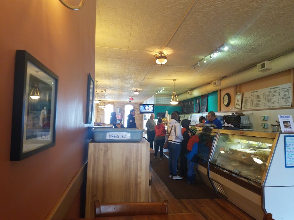 The Garden Deli | restaurant | 1624 11th St, Monroe, WI 53566, USA | 6083253526 OR +1 608-325-3526