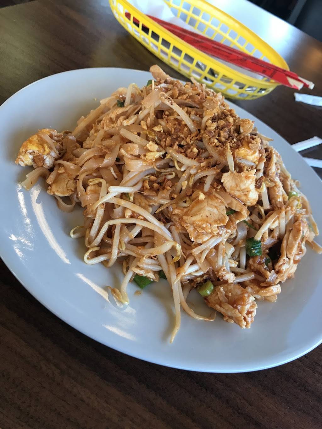 Pollys Thai Kitchen | restaurant | 402 SW Sheridan Rd, Lawton, OK 73505, USA | 5806998082 OR +1 580-699-8082