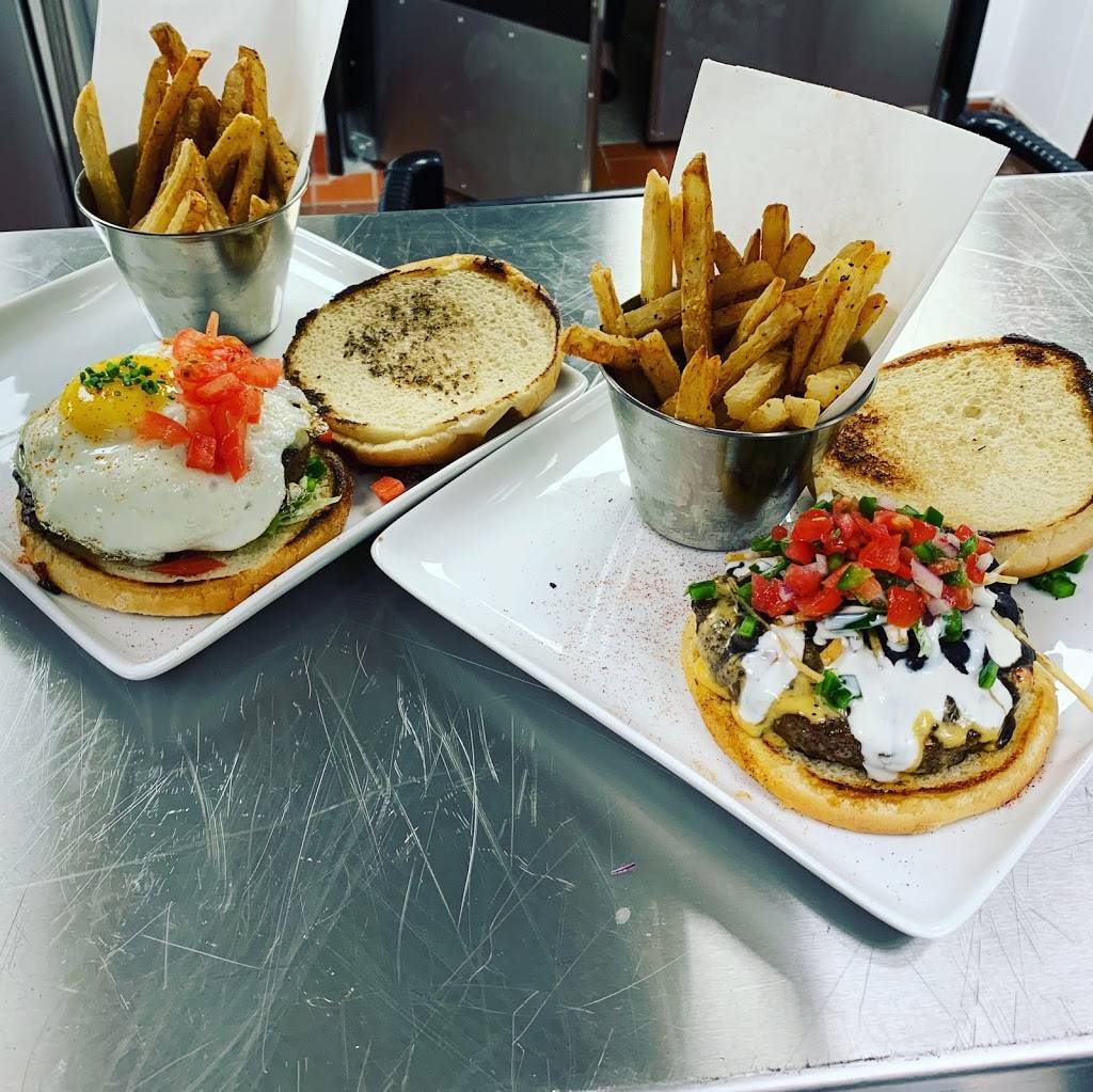 Mahoneys Texish Bar & Restaurant | restaurant | 24 Waterway Ave Suite 100, The Woodlands, TX 77380, USA | 8326635228 OR +1 832-663-5228