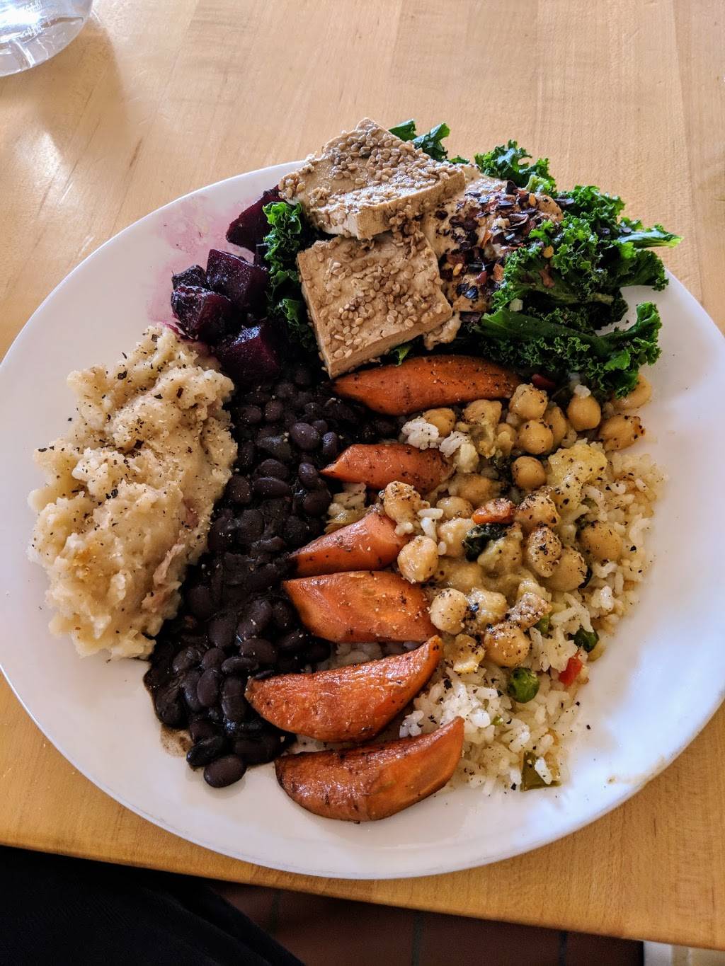 Four Seasons Natural Foods Cafe | restaurant | 33 Phila St, Saratoga Springs, NY 12866, USA | 5185844670 OR +1 518-584-4670