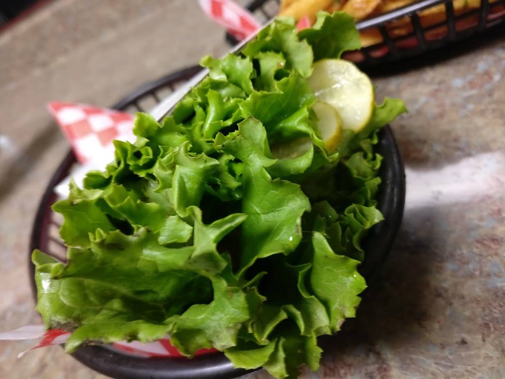 Burger Revolution | restaurant | 300 N Front St, Belleville, ON K8P 3C4, Canada | 6139663388 OR +1 613-966-3388