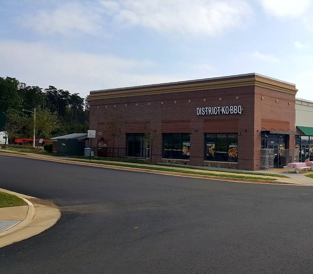 District KC BBQ | restaurant | 10275 Bristow Center Dr, Bristow, VA 20136, USA | 7034202899 OR +1 703-420-2899