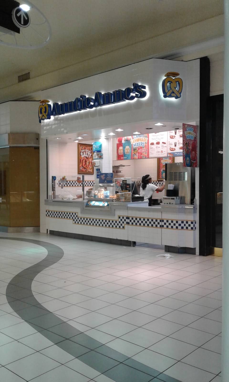 Auntie Annes | restaurant | 9401 W Colonial Dr #644, Ocoee, FL 34761, USA | 4075227044 OR +1 407-522-7044