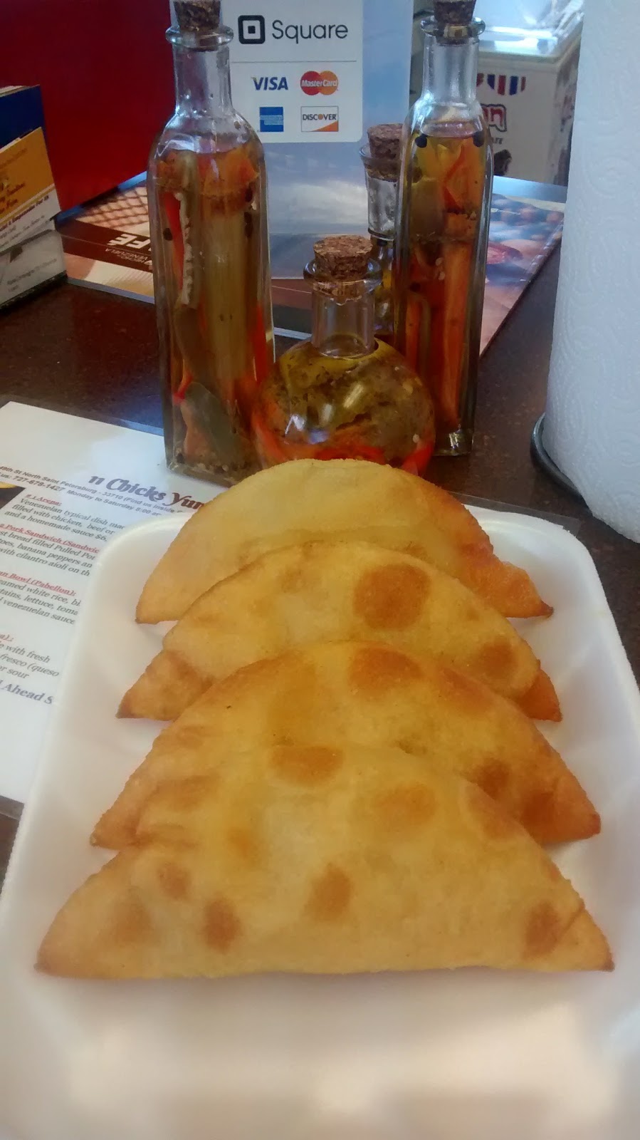 11 Chicks Yummy Creations | restaurant | 3001 49th St N, St. Petersburg, FL 33713, USA | 7276781427 OR +1 727-678-1427