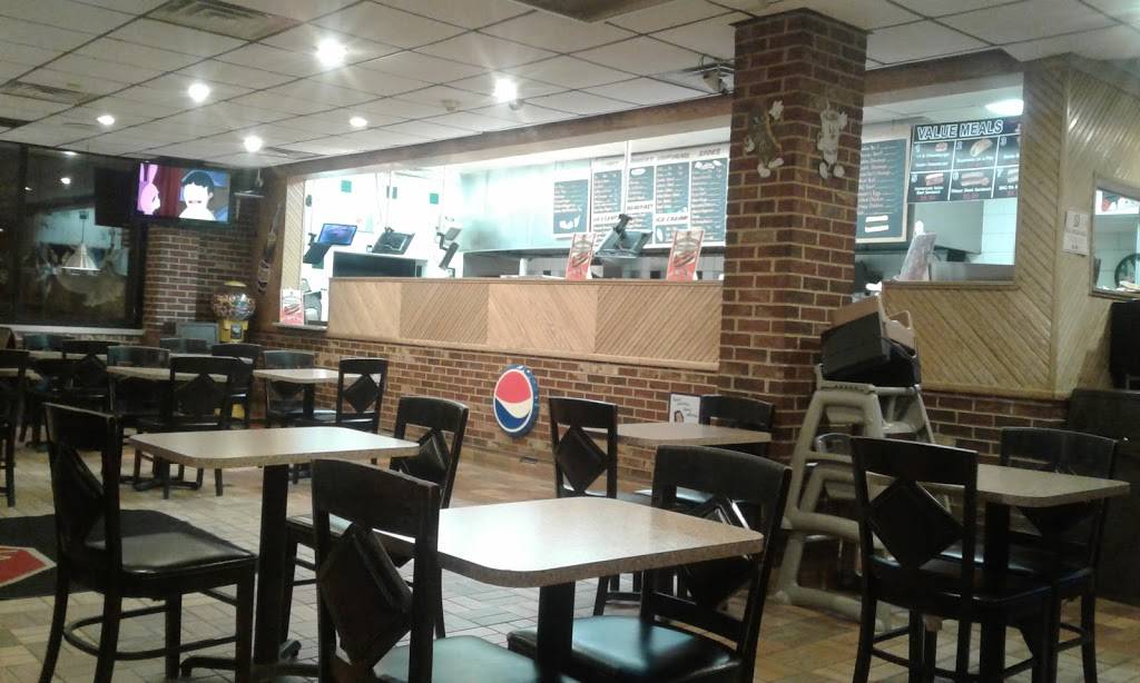 The Dog Stop | restaurant | 6100 W Belmont Ave, Chicago, IL 60634, USA | 7732838722 OR +1 773-283-8722