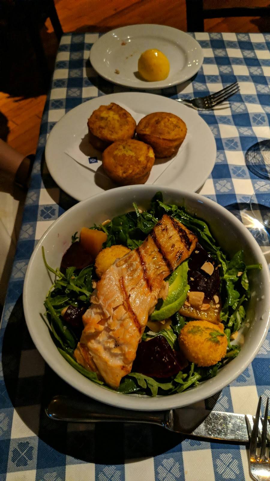 Perrys on Magnolia | restaurant | 234 Magnolia Ave, Larkspur, CA 94939, USA | 4159271877 OR +1 415-927-1877