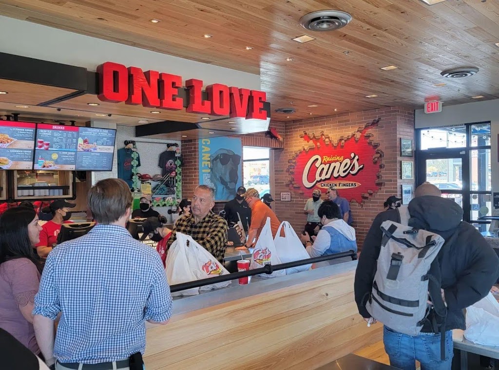 Raising Cane’s Chicken Fingers | meal takeaway | 29250 Central Ave, Lake Elsinore, CA 92532, USA | 9513734789 OR +1 951-373-4789