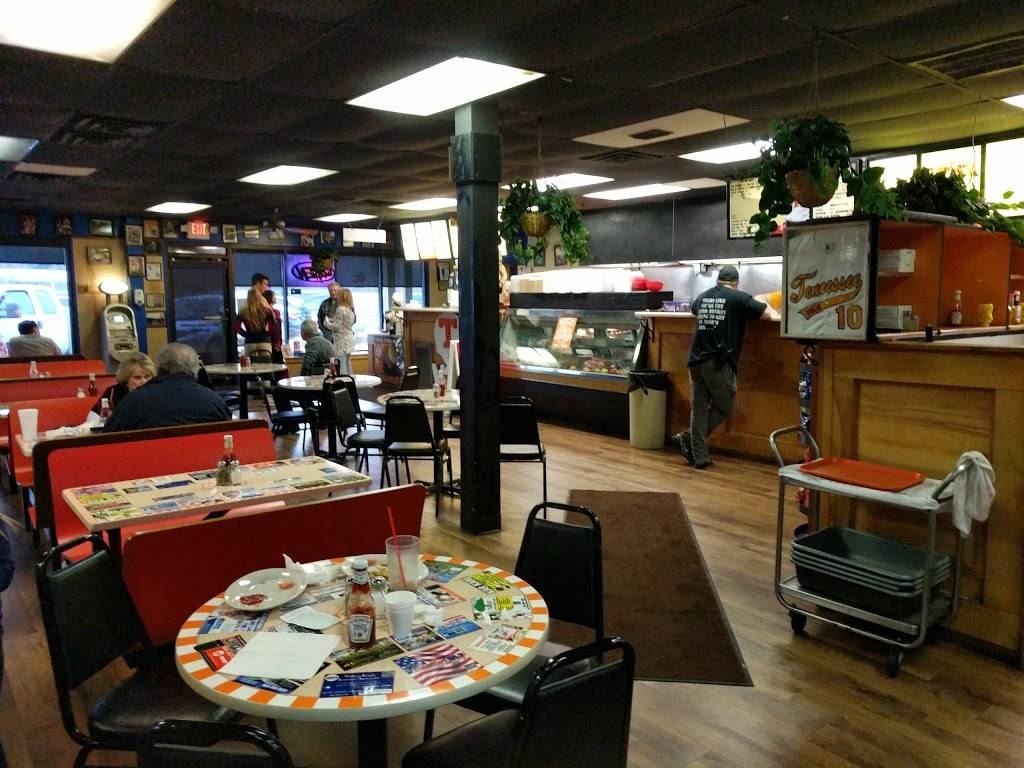 Sam & Andys West | restaurant | 11110 Kingston Pike # 165, Knoxville, TN 37934, USA | 8656754242 OR +1 865-675-4242