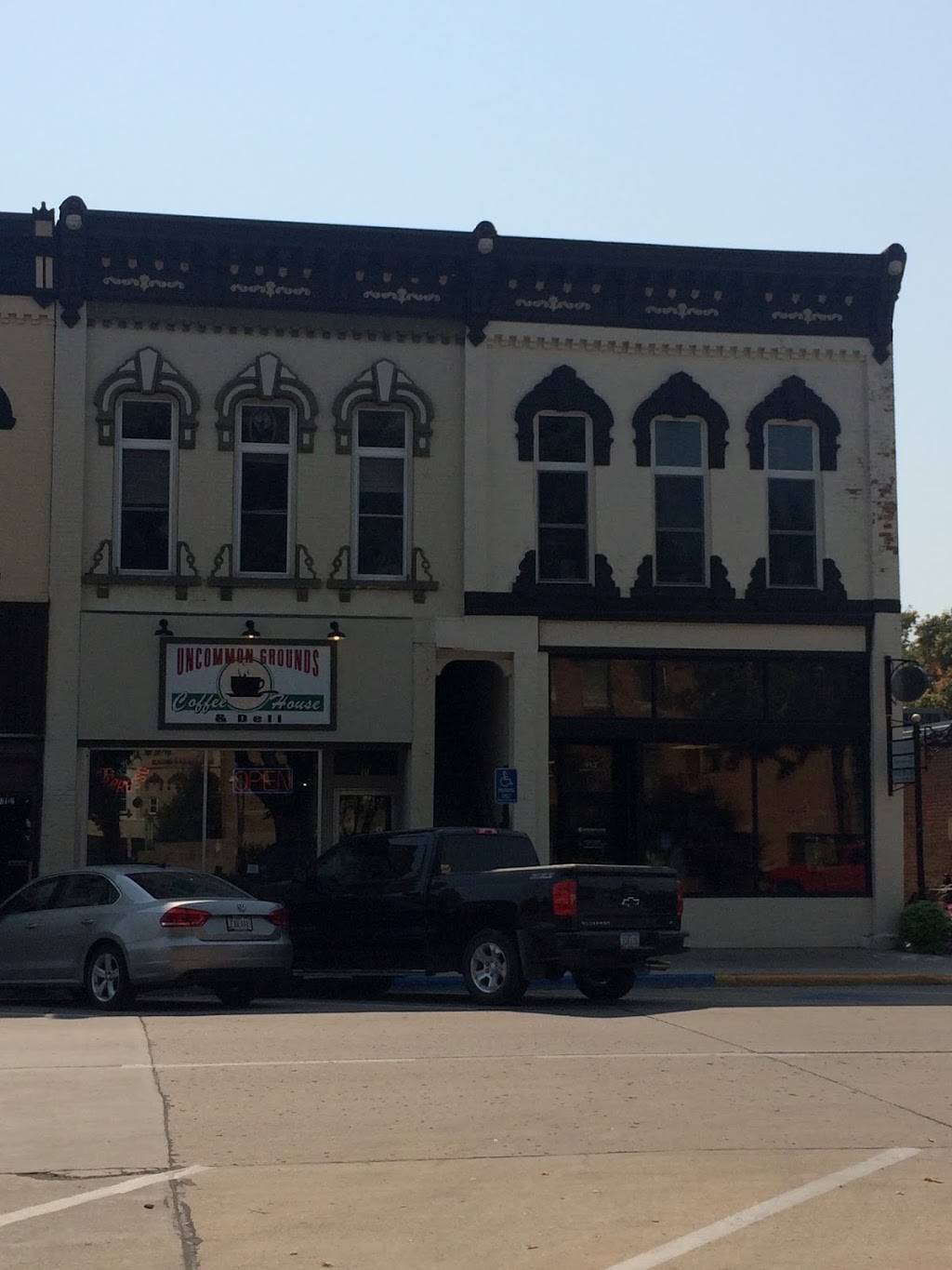Uncommon Grounds | cafe | 111 W Salem Ave, Indianola, IA 50125, USA | 5159619681 OR +1 515-961-9681