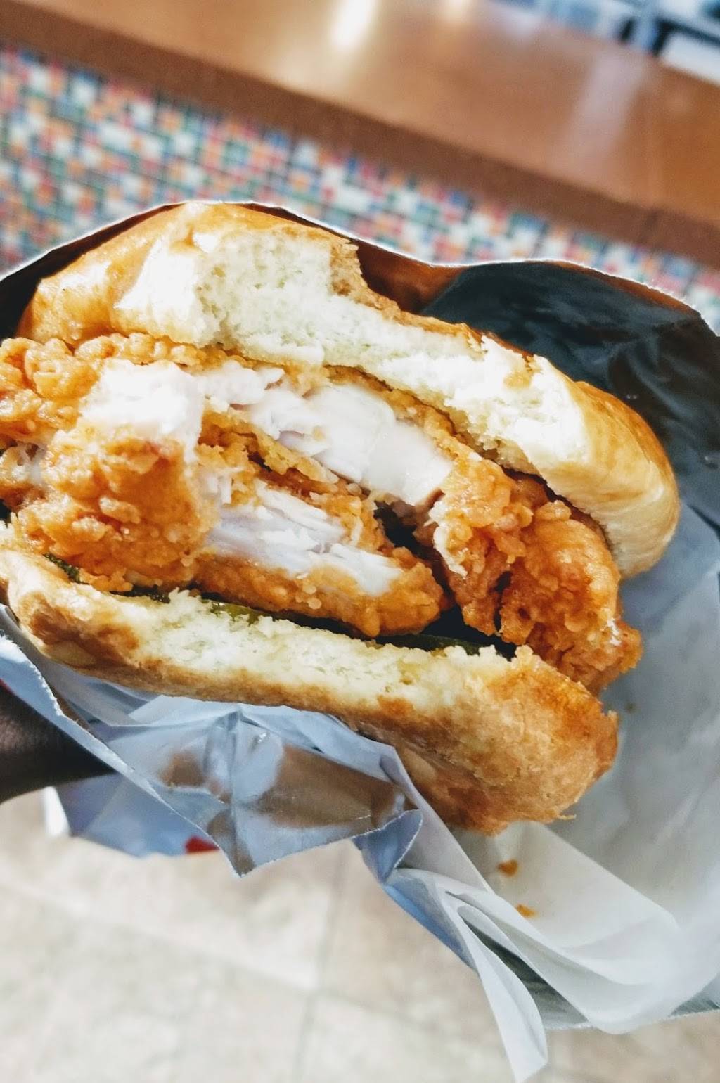 Popeyes Louisiana Kitchen | restaurant | 14605 Eastex Fwy #B, Humble, TX 77396, USA | 2819739185 OR +1 281-973-9185