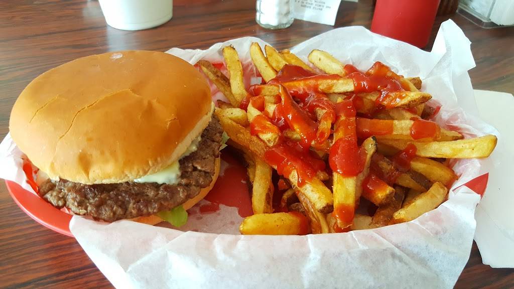 Shuttle Burgers & More | restaurant | 8405 Almeda Genoa Rd # A, Houston, TX 77075, USA | 7139916625 OR +1 713-991-6625